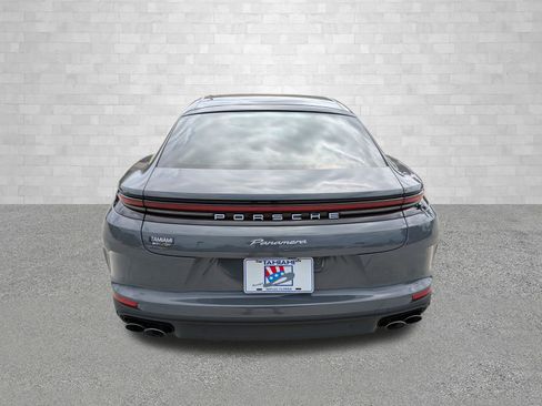 Used 2025 Porsche Panamera image 3