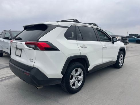 Used 2019 Toyota RAV4 XLE w/ Carpet Mat Package image 3