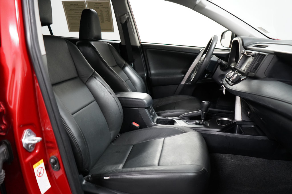 Used 2016 Toyota RAV4 LE AWD/4WD image 22