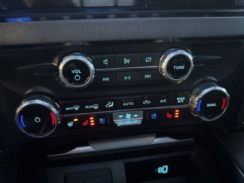 Used 2024 Ford F350 Platinum image 19