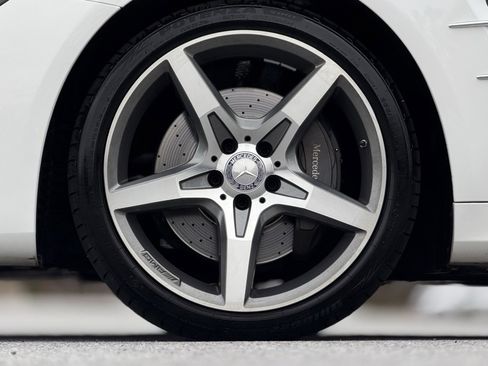 Used 2017 Mercedes-Benz SL 550 image 18