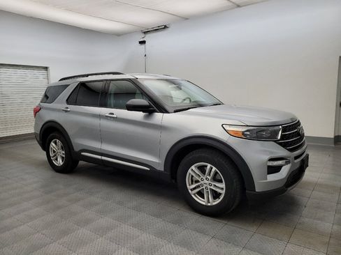 Used 2023 Ford Explorer XLT w/ Equipment Group 202A RWD image 11