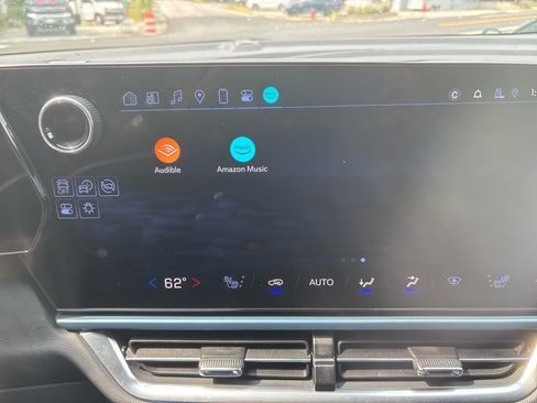 Certified 2024 Chevrolet Equinox EV LT image 30