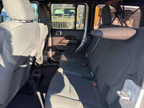 Used 2024 Jeep Wrangler Sahara w/ Safety Group image 10
