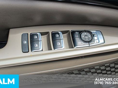 Used 2025 Kia Carnival FWD image 41