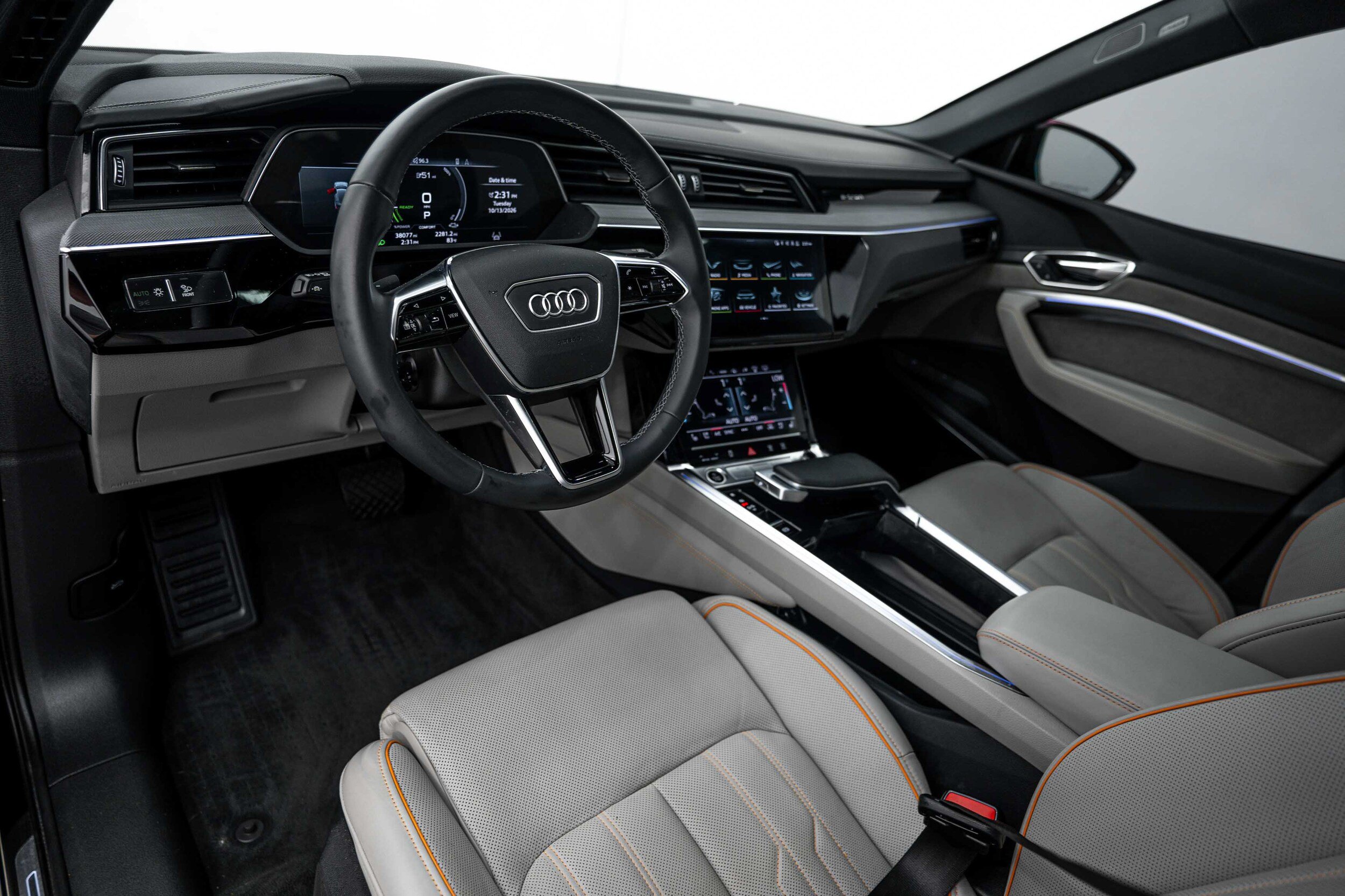 Certified 2024 Audi Q8 e-tron Prestige w/ Prestige Package AWD/4WD image 8