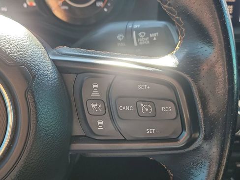 Used 2024 Jeep Gladiator Mojave image 32