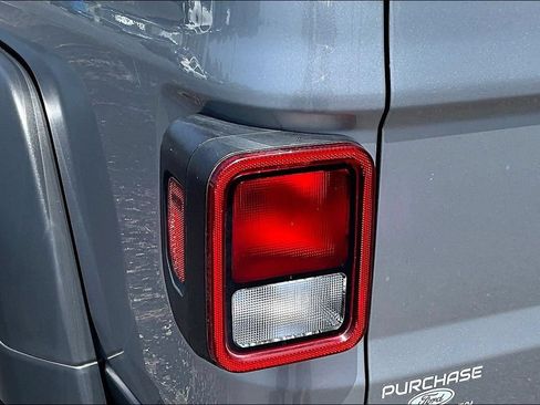 Used 2020 Jeep Gladiator Rubicon AWD/4WD image 25