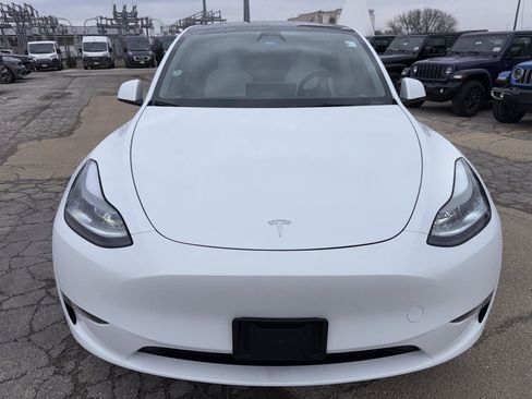 Used 2024 Tesla Model Y Performance image 3