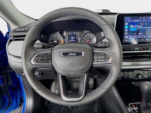 Used 2022 Jeep Compass Latitude image 13