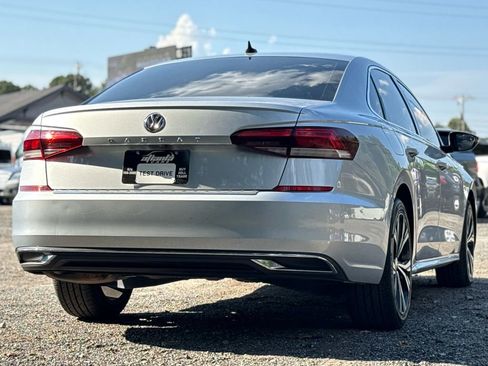 Used 2021 Volkswagen Passat 2.0T SE image 5