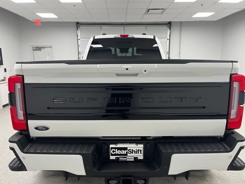 Used 2025 Ford F450 Platinum w/ FX4 Off-Road Package AWD/4WD image 9