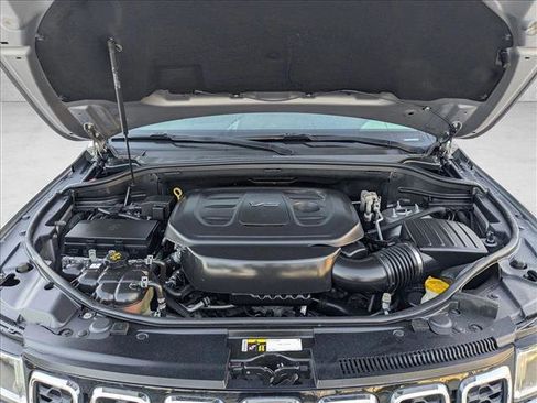 Used 2019 Jeep Grand Cherokee Laredo image 21