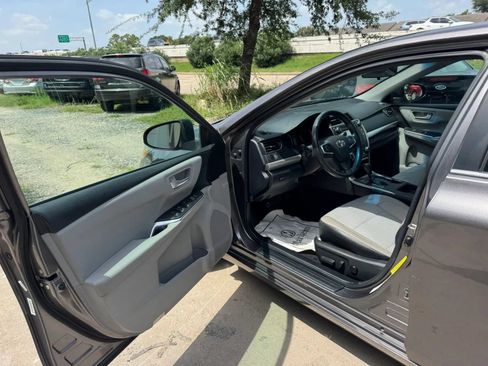 Used 2016 Toyota Camry SE FWD image 14