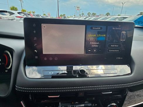 Certified 2025 Nissan Rogue Platinum w/ Platinum Premium Package FWD image 26