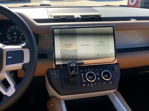 New 2026 Land Rover Defender 110 X-Dynamic SE image 6