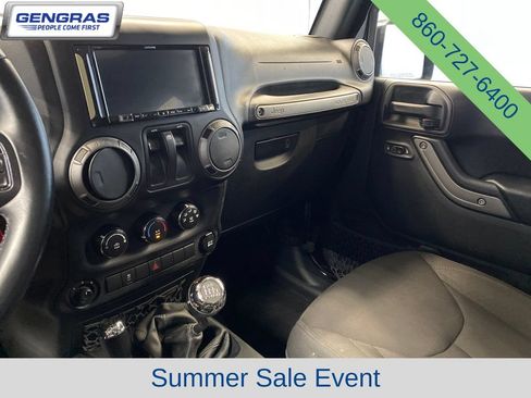 Used 2017 Jeep Wrangler Sport AWD/4WD image 16