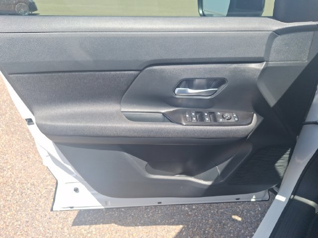 Used 2026 Nissan Kicks SV FWD image 10