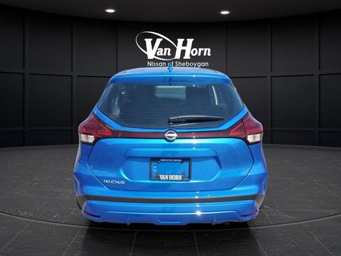 New 2025 Nissan Kicks Play S image 11