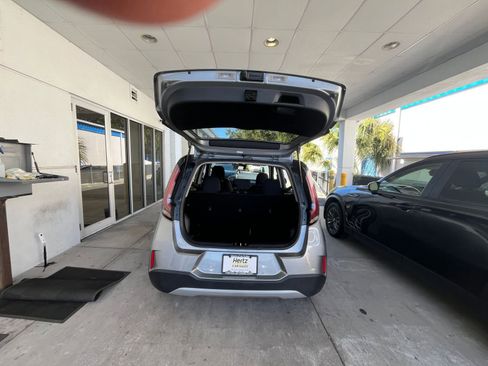 Used 2025 Kia Soul LX w/ LX Technology Package FWD image 31