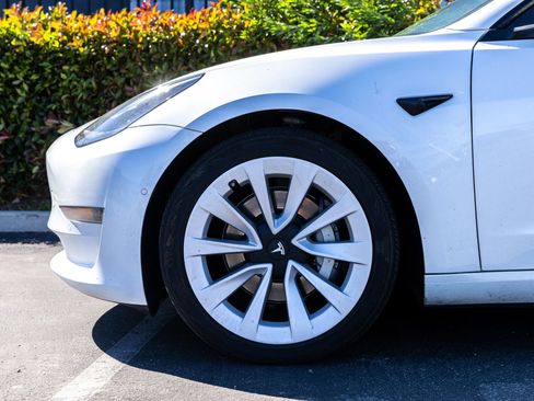 Used 2022 Tesla Model 3 Long Range image 4