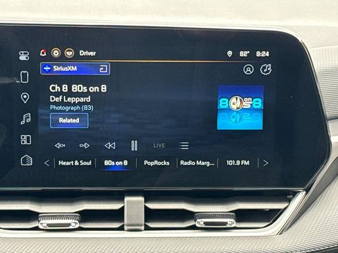 Used 2025 Chevrolet Equinox LT AWD/4WD image 17