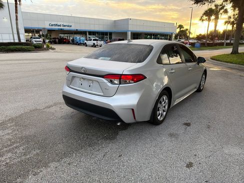 Used 2025 Toyota Corolla LE FWD image 6