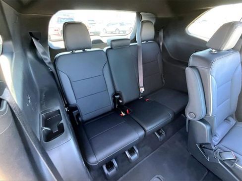 Used 2025 Buick Enclave Preferred image 25