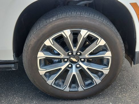 Used 2025 Chevrolet Tahoe High Country AWD/4WD image 5