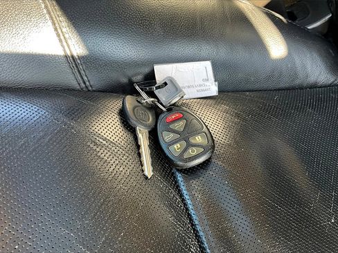 Used 2014 Chevrolet Suburban LTZ image 10