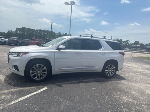 Used 2019 Chevrolet Traverse Premier w/ Driver Confidence II Package FWD image 7