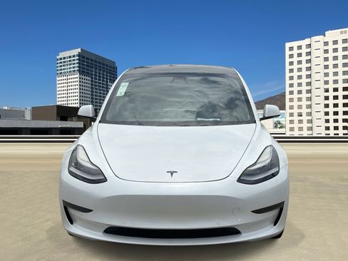 Used 2019 Tesla Model 3 Standard Range Plus RWD image 2