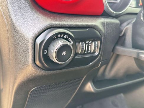 Used 2020 Jeep Wrangler Rubicon AWD/4WD image 17