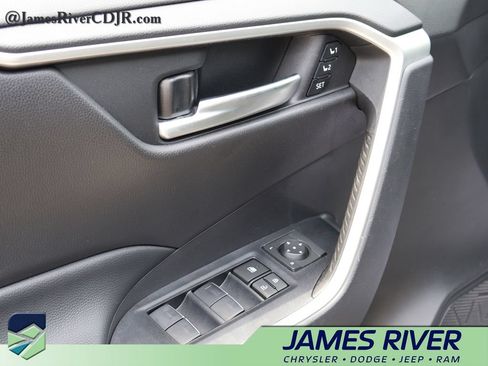Used 2023 Toyota RAV4 XLE Premium AWD/4WD image 22
