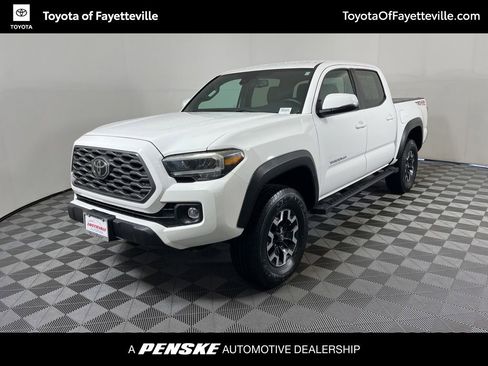 Certified 2022 Toyota Tacoma TRD Off-Road AWD/4WD image 1