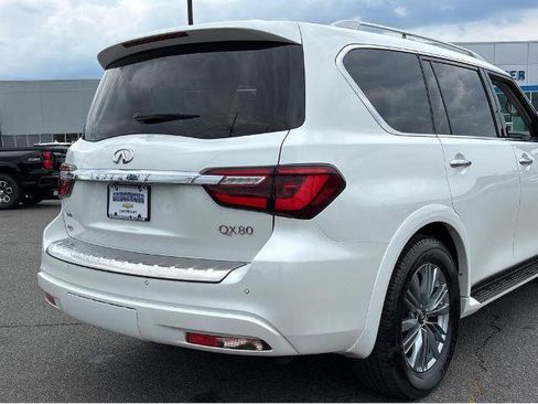Used 2023 INFINITI QX80 Luxe w/ All-Season Package AWD/4WD image 11