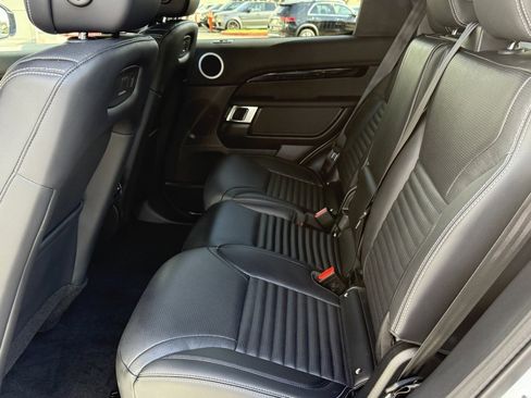 New 2025 Land Rover Discovery S image 26