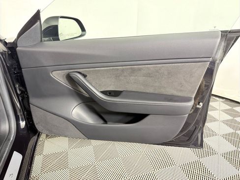 Used 2018 Tesla Model 3 Long Range RWD image 12