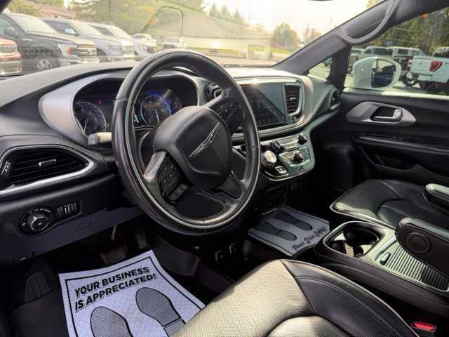 Used 2020 Chrysler Pacifica Limited FWD image 26