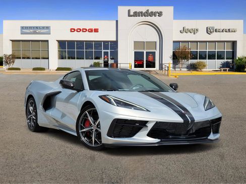 Used 2021 Chevrolet Corvette Stingray Preferred Cpe w/ Z51 Performance Package RWD image 1