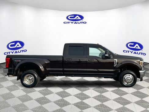 Used 2018 Ford F350 XLT image 2