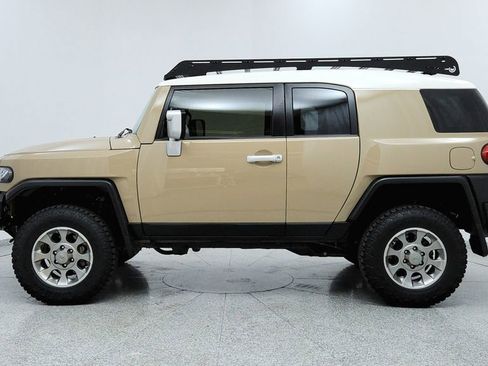 Used 2013 Toyota FJ Cruiser Base image 2