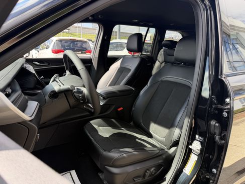 New 2026 Jeep Grand Cherokee Altitude image 34