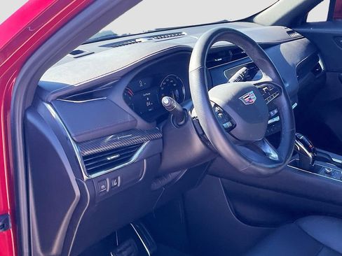 Used 2023 Cadillac XT4 Sport image 9
