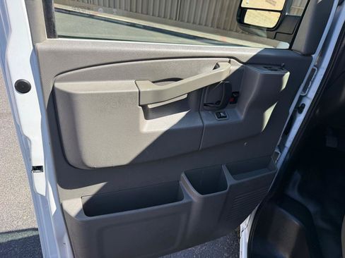 Used 2019 Chevrolet Express 2500 w/ Driver Convenience Package RWD image 17