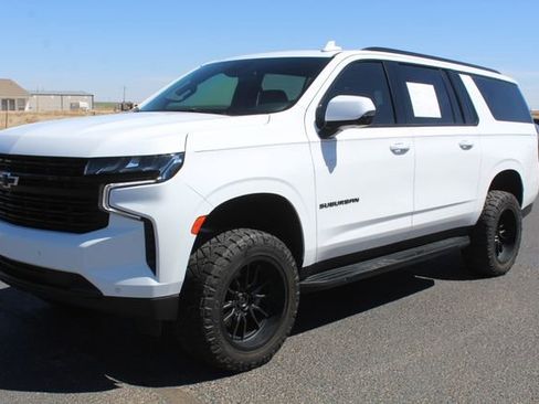 Used 2024 Chevrolet Suburban RST w/ Sport Performance Package AWD/4WD image 11