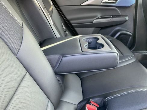 New 2026 Chevrolet Equinox EV LT image 18