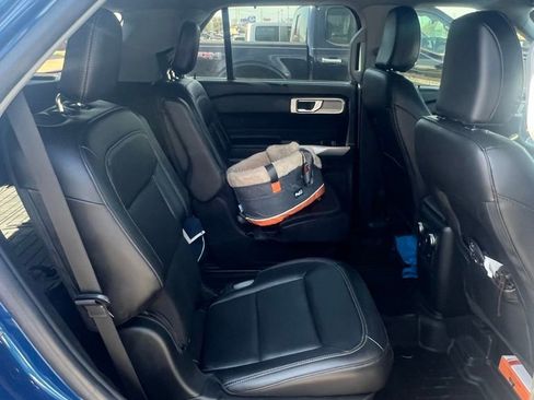 Used 2023 Ford Explorer Limited image 5