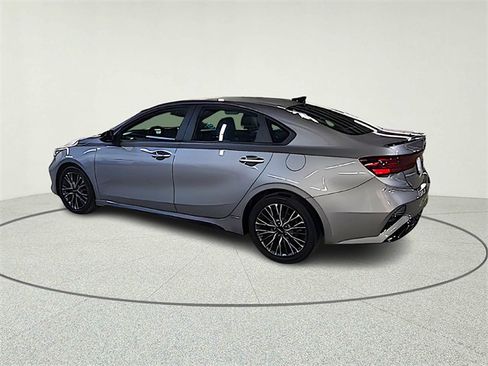 Used 2022 Kia Forte GT-Line w/ GT-Line Premium Package image 5