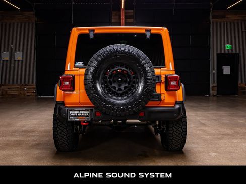 Used 2025 Jeep Wrangler Unlimited Rubicon AWD/4WD image 8
